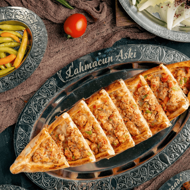 Tavuklu Pide