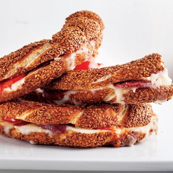 Salamlı Kaşarlı Simit Tost
