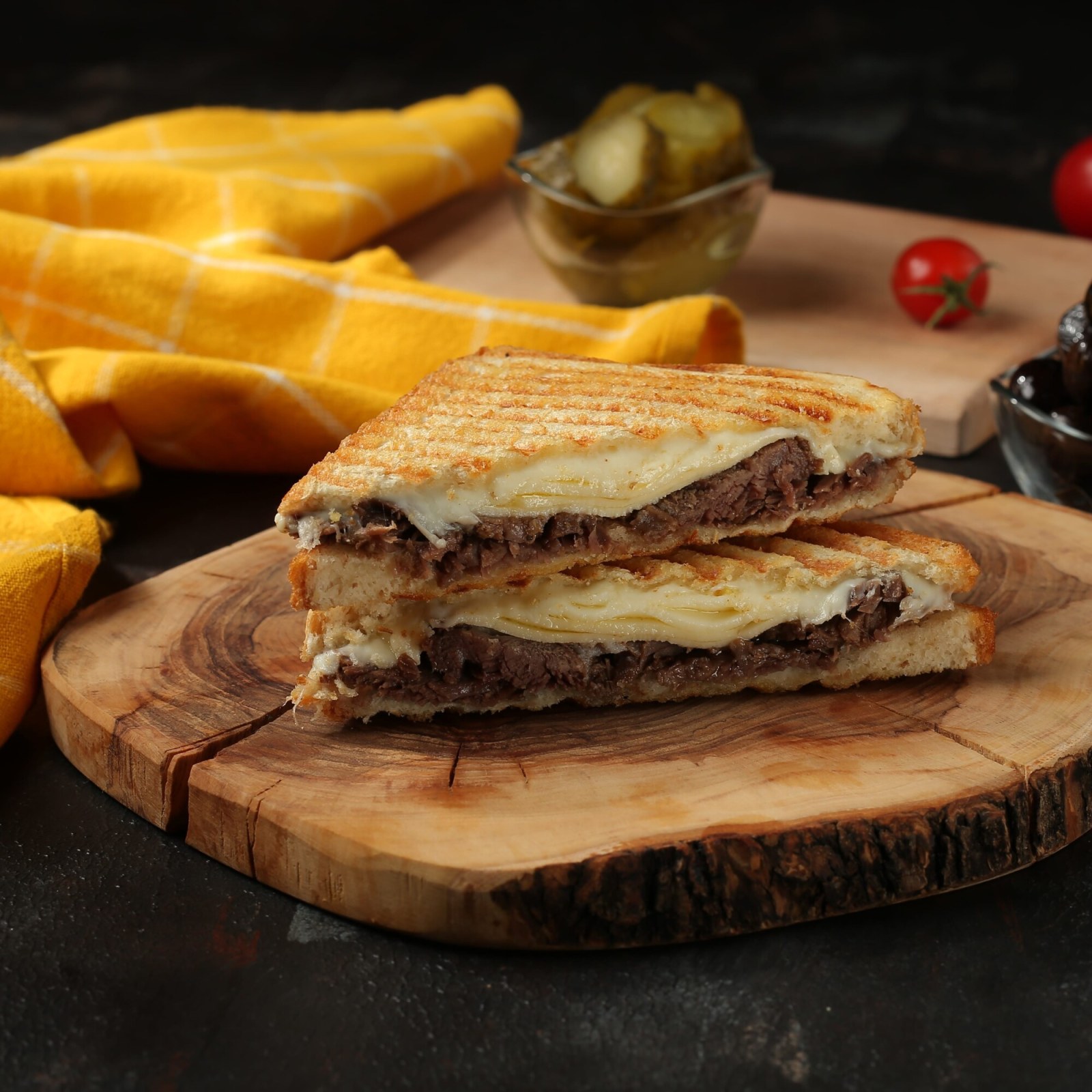 Kavurmalı Yumurtalı Kaşarlı