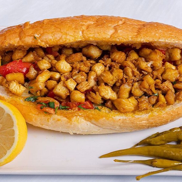 3'lü Ekmek Arası Tavuk Tantuni (3) Adet Kola