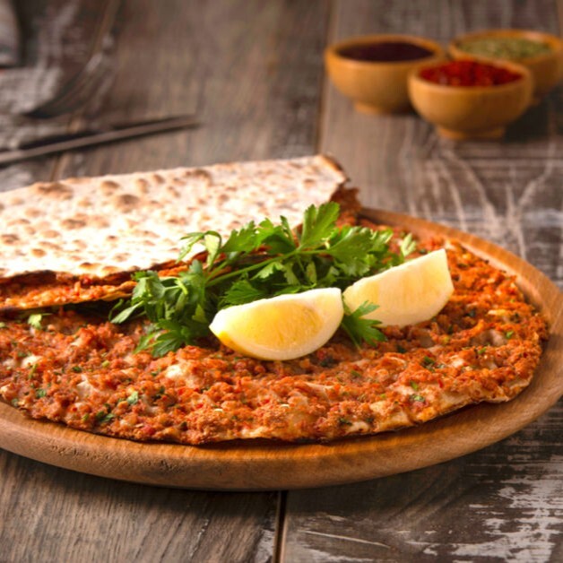 10 Lahmacun - 5 Adet 300 ml Ayran