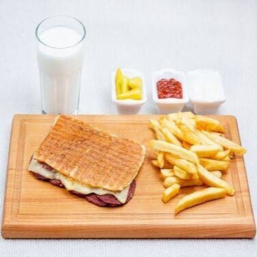 Karışık Tost+ Büyük Ayran+ Patates Menü