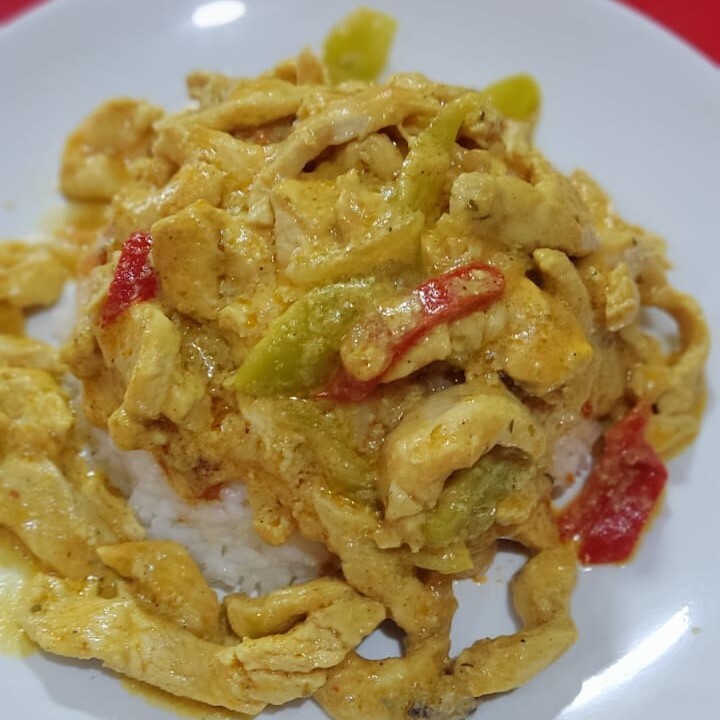 Köri Soslu Tavuklu Mısırlı Pilav