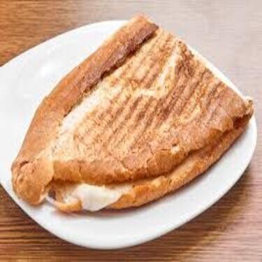 Yarım Kaşarlı Tost