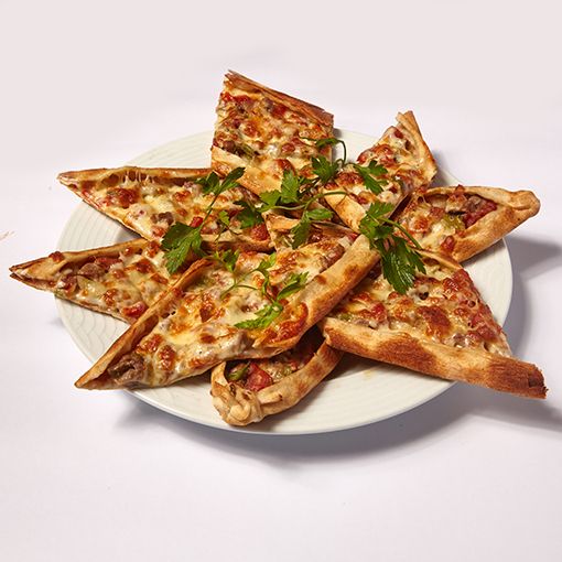 Kuşbaşılı Kaşarlı Pide