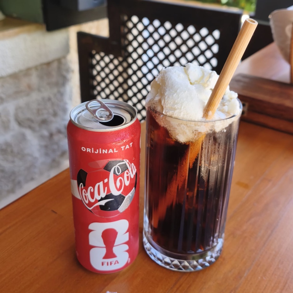 Vanilla Ice Cream Cola