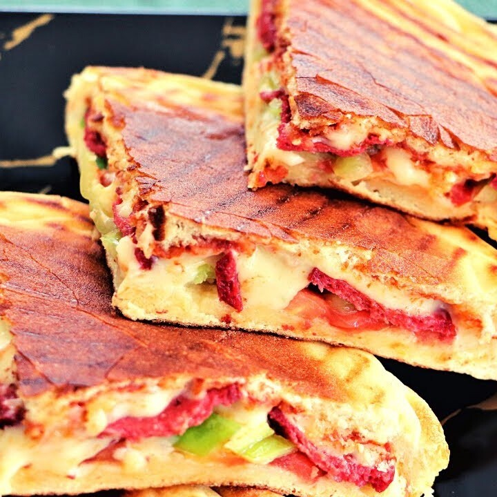 Bazlama Karışık Tost Menü