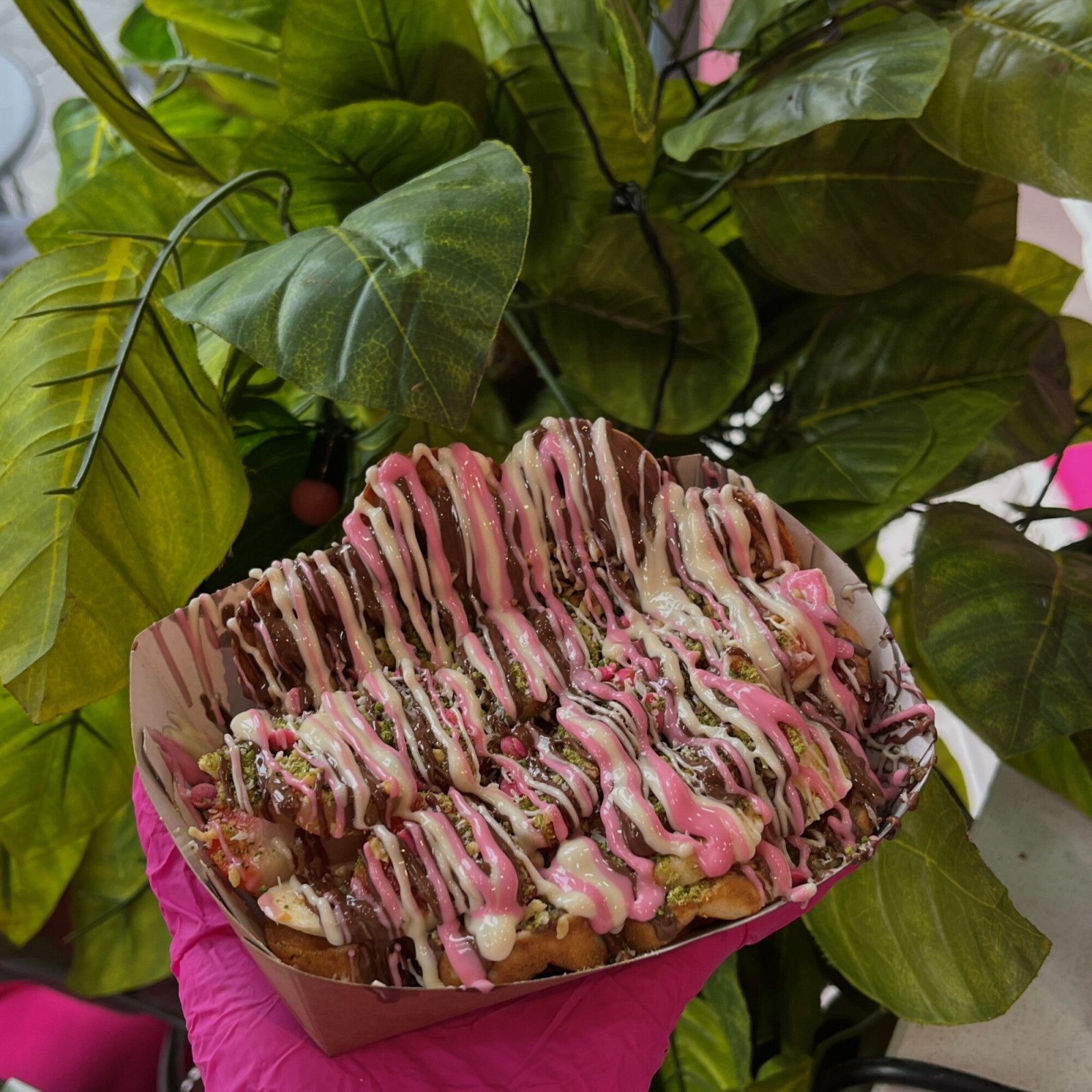 Ponçik Sandviç Çiçek Waffle'ını Kendin Oluştur