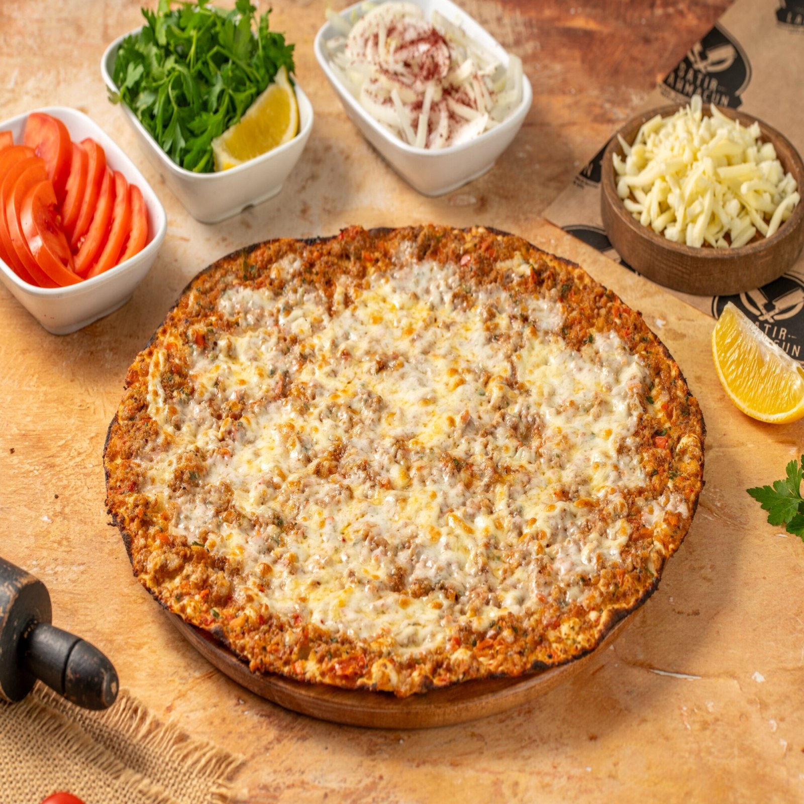 Kaşarlı Lahmacun