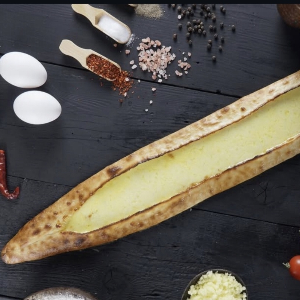 Kaşarlı Karadeniz Pidesi