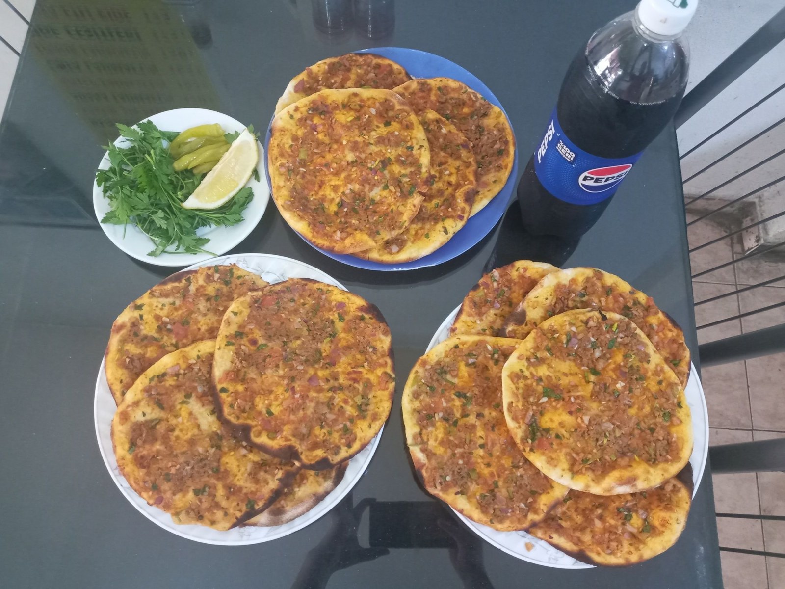 3 Kişilik Adana Lahmacun + Pepsi (1 L)