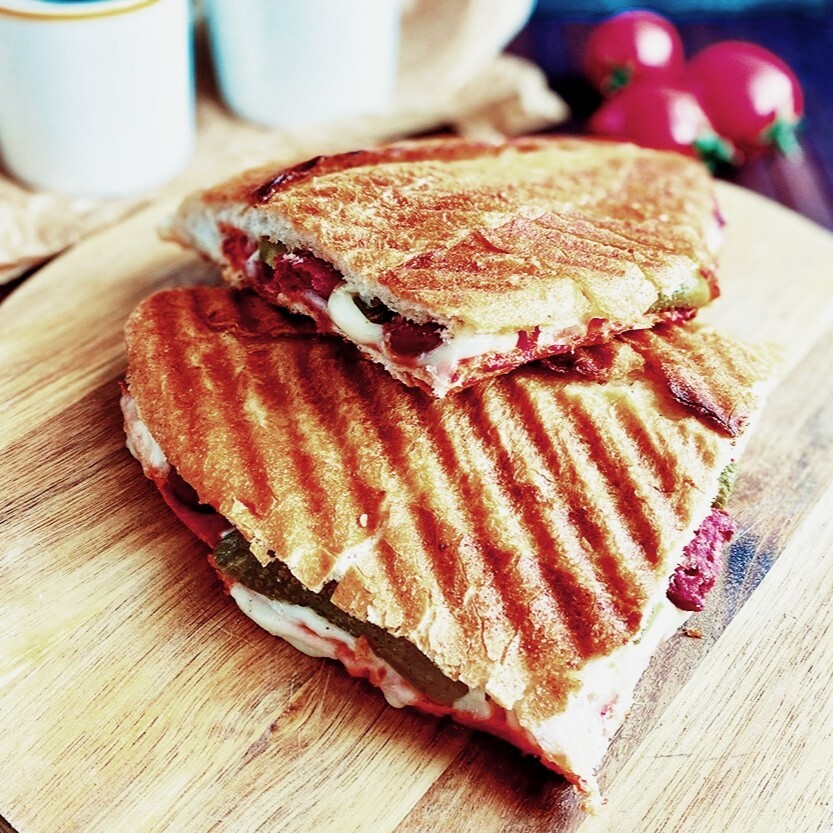Kavurmalı Tost & Coca-Cola (33 cl.)