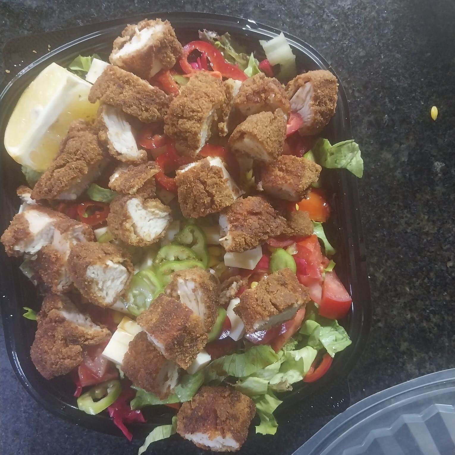 Çıtır Tavuklu Salata