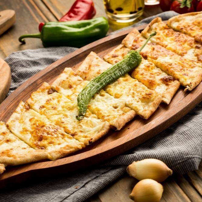 Sucuklu Pide (Kapalı)