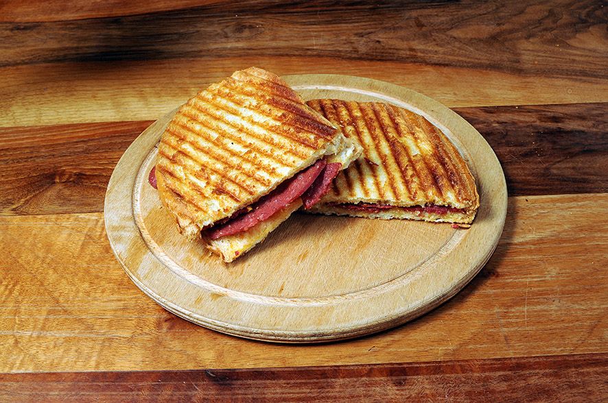 Sucuklu Tost