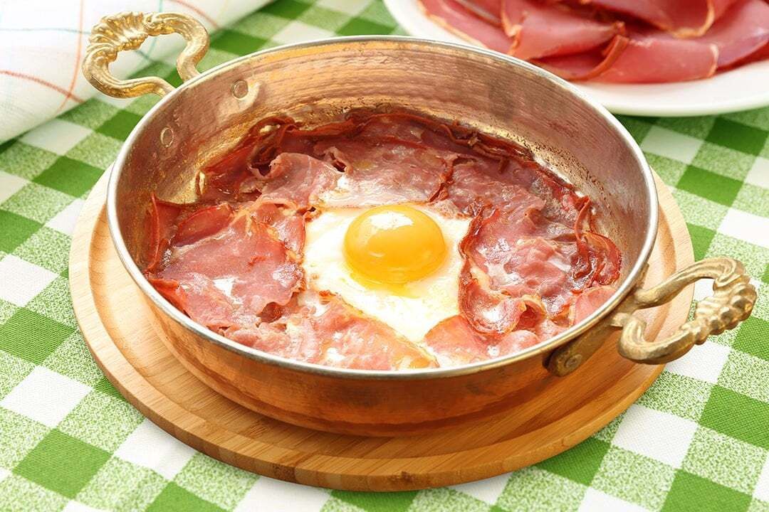 Pastırmalı yumurta