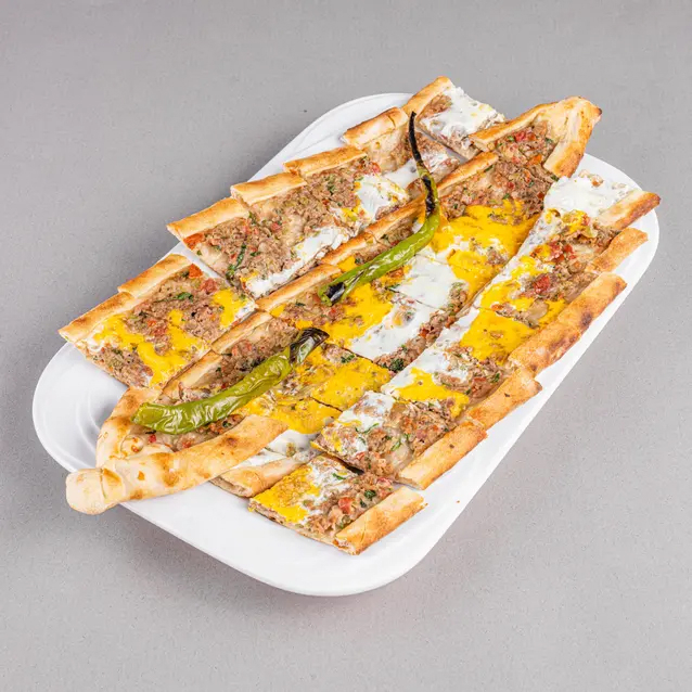 Kıymalı Yumurtalı Pide