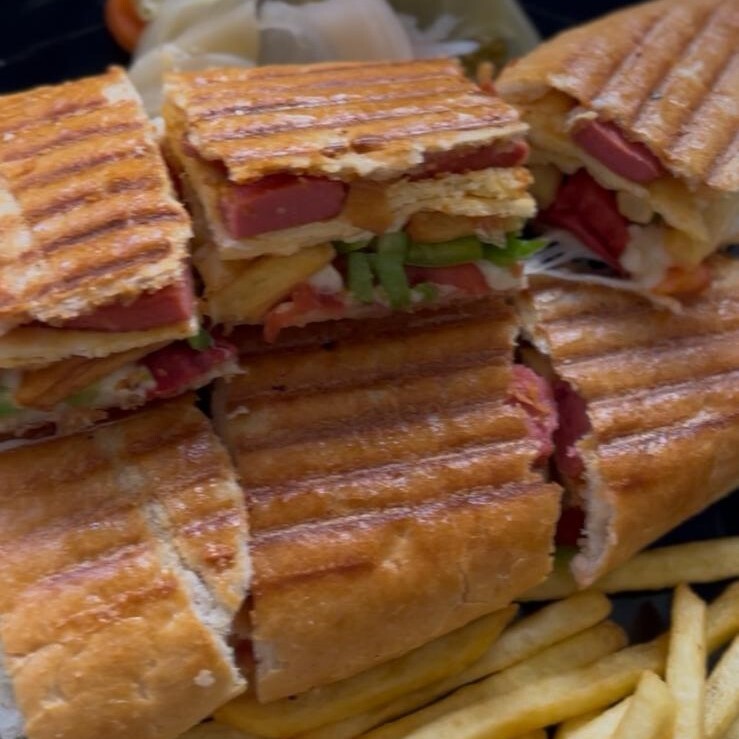 Ayvalık Tost Menüsü