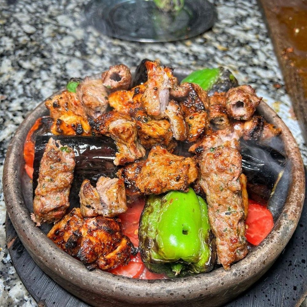 Karışık Kebap Servis