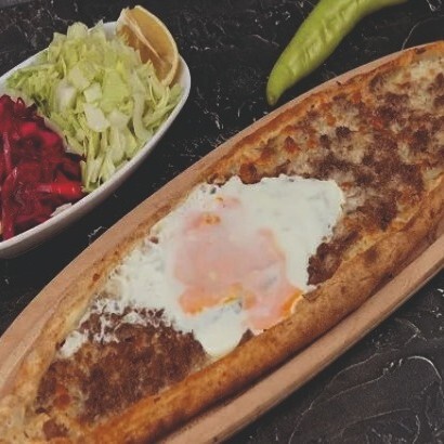 Kuşbaşı Yumurtalı Pide