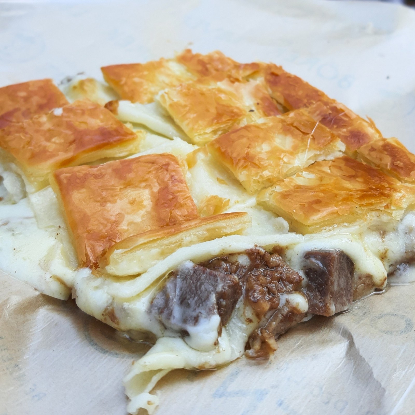 Kavurmalı Peynirli (350 g)
