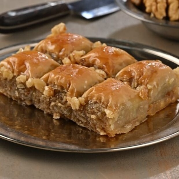 Özel Cevizli Ev Baklavası 750 Gr