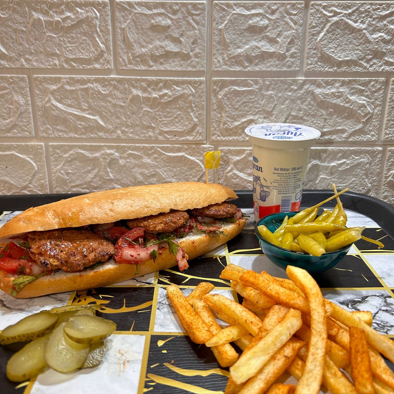 Klasik Köfte Ekmek Menü