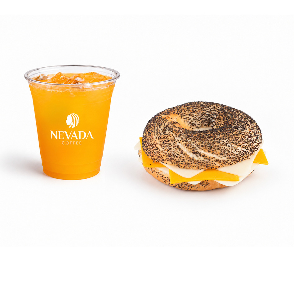 Üç Peynirli Bagel Sandviç + Portakal Suyu