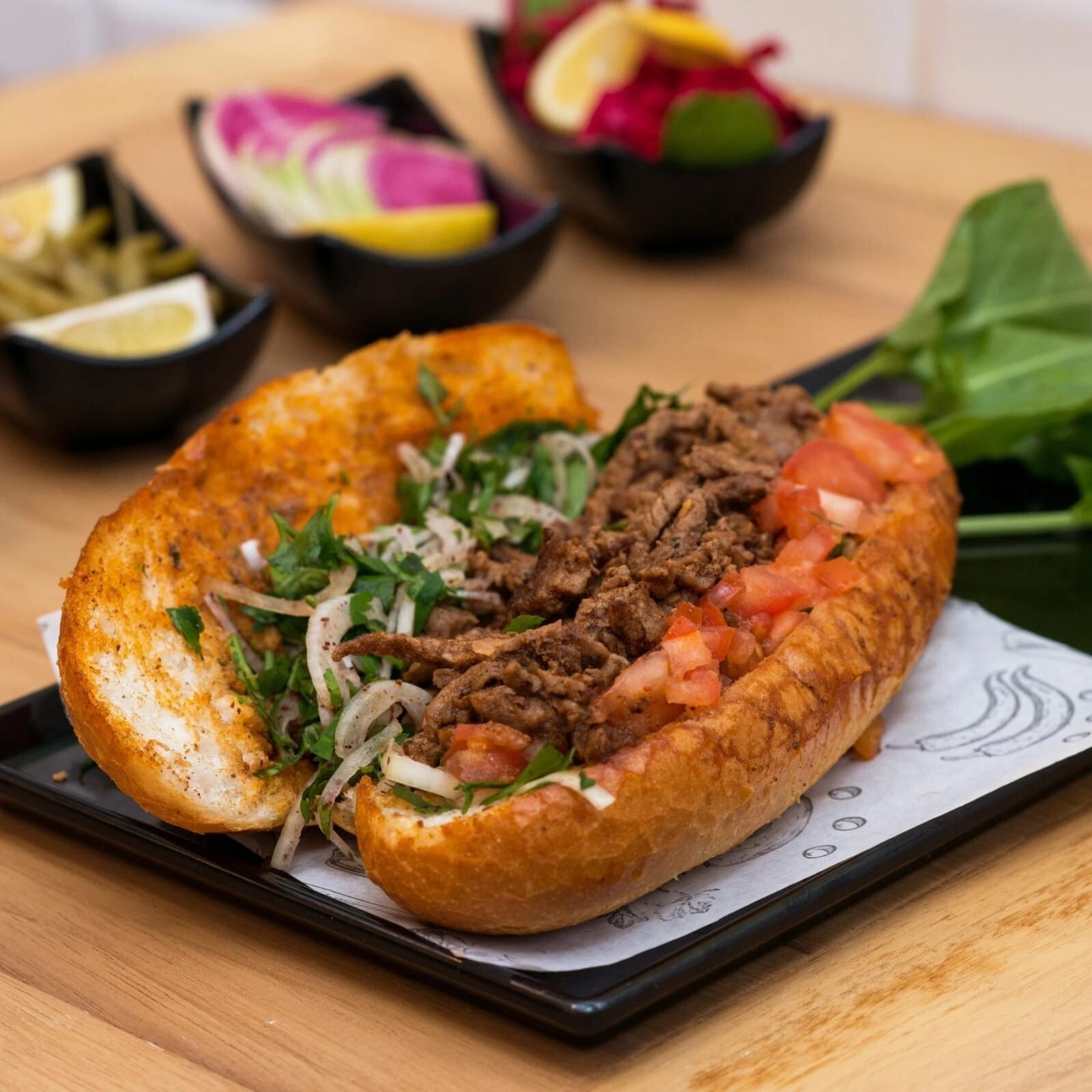 Ekmek Arası Kaşarlı Et Tantuni