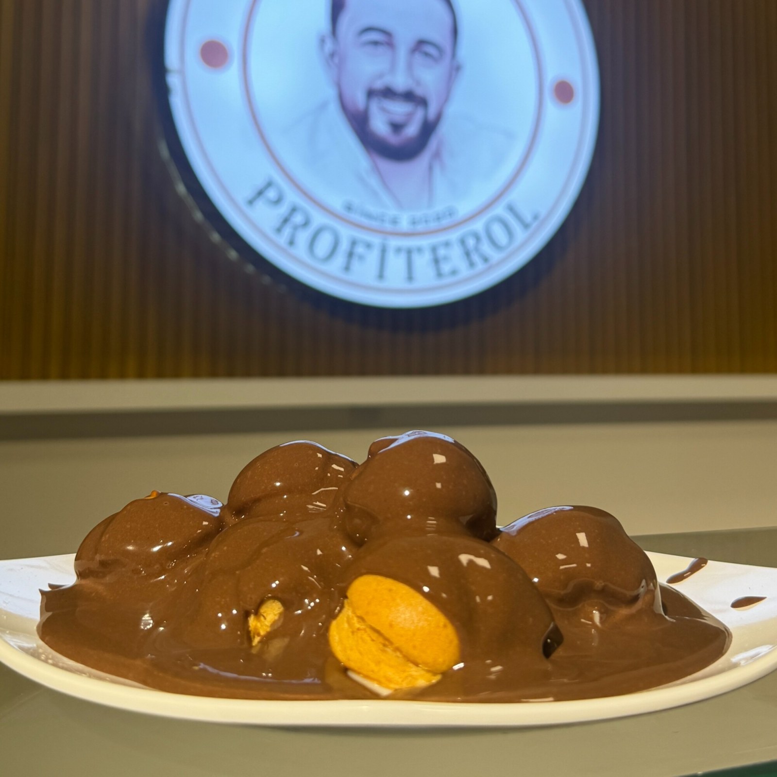 Sütlü Çikolatalı Profiterol (800 Gr.)