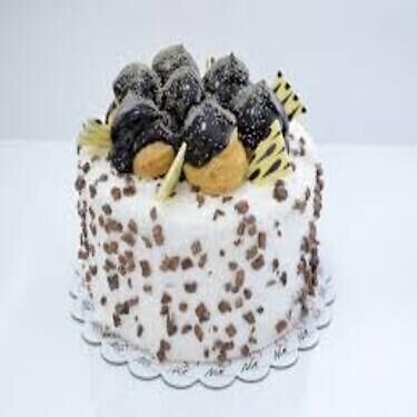 Çikolatalı Profiterollü Pasta (6 Kişilik)