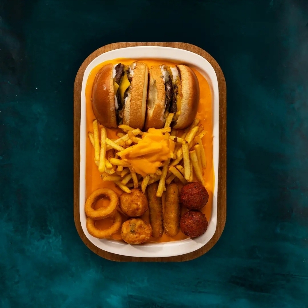 Cheddar Yatağında Double Smash Burger (140 g)