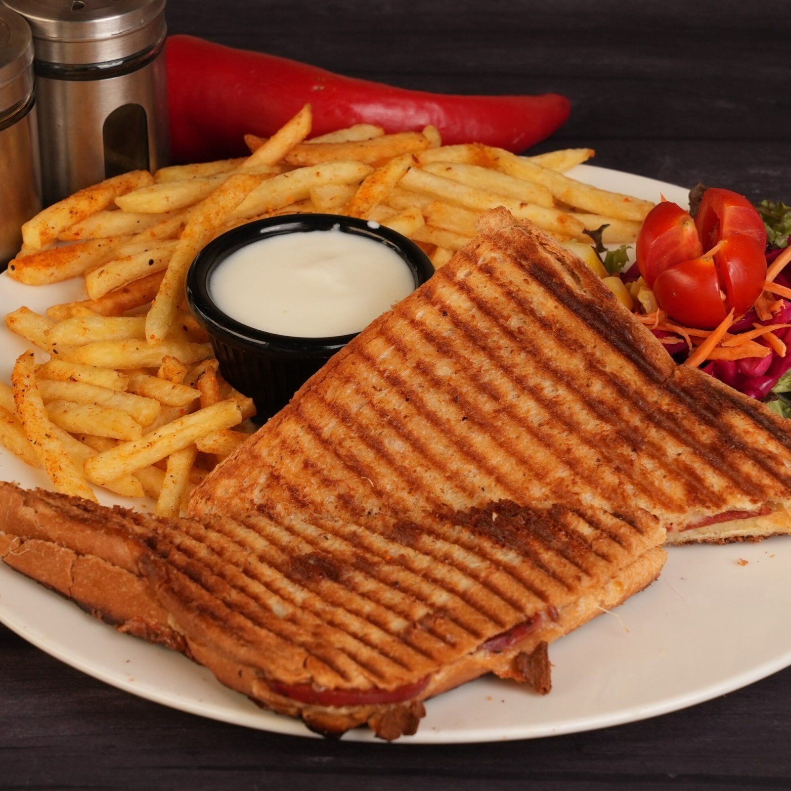 Sucuklu Kaşarlı Tost