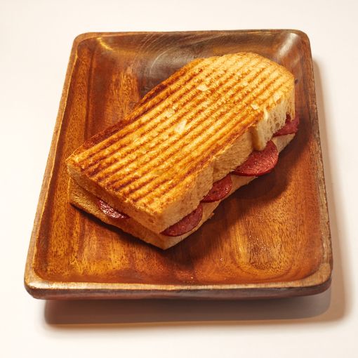 Yarım Ekmek Arası Sucuklu Tost