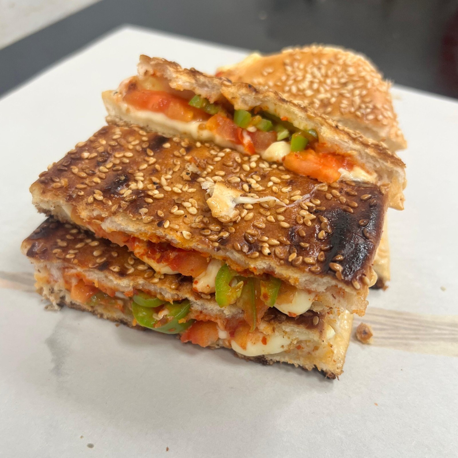 Susamlı Sebzeli Karışık Tost