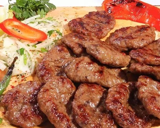 Izgara Köfte (Porsiyon) 5adet köfte soğan domates biber