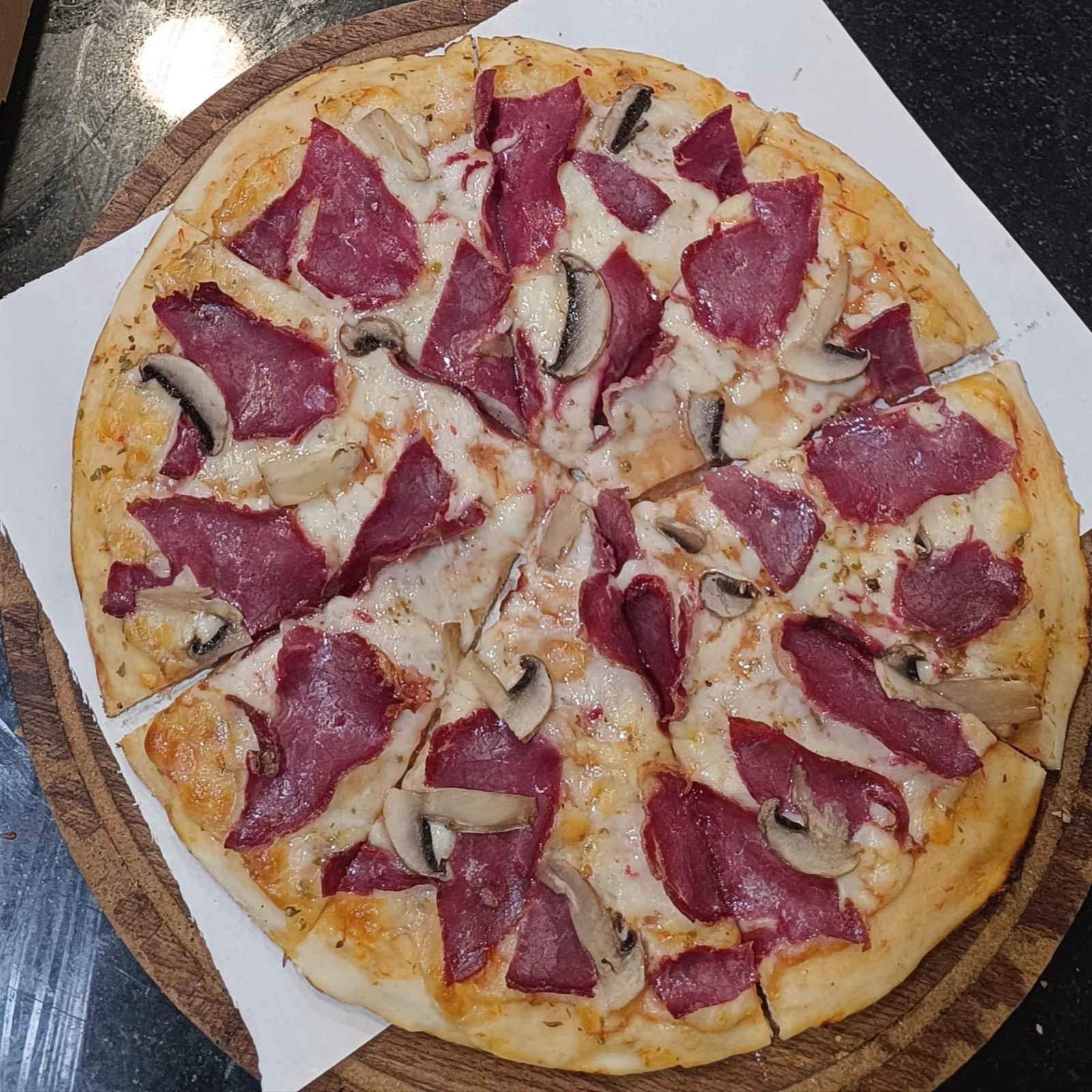 Dana Sucuksever Pizza (Orta)