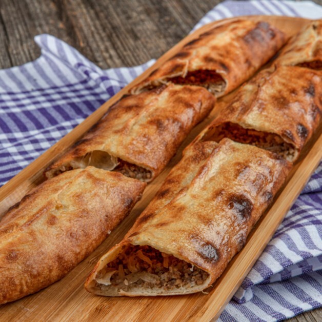 Kavurmalı Pide (Kapalı)
