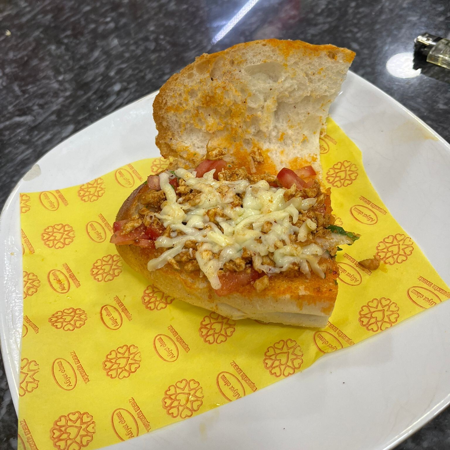 Kaşarlı Tavuk Çeyrek Ekmek Tantuni