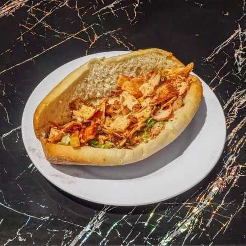 Yarım Ekmek Arası Tavuk Döner