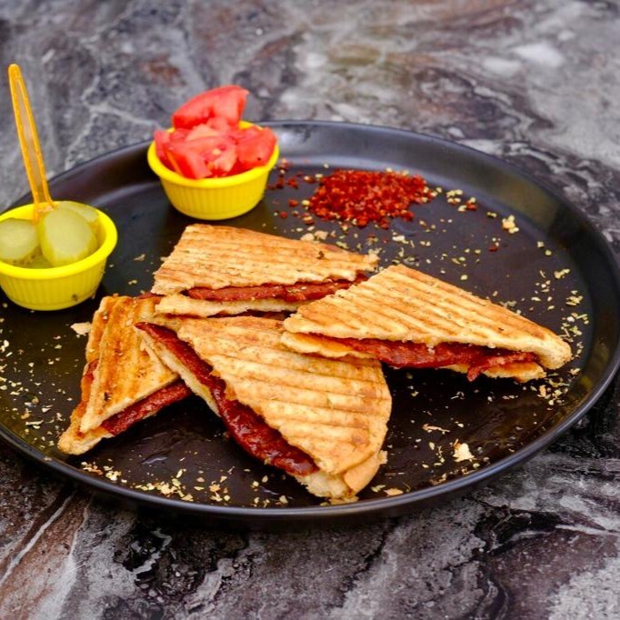 Sucuklu Tost