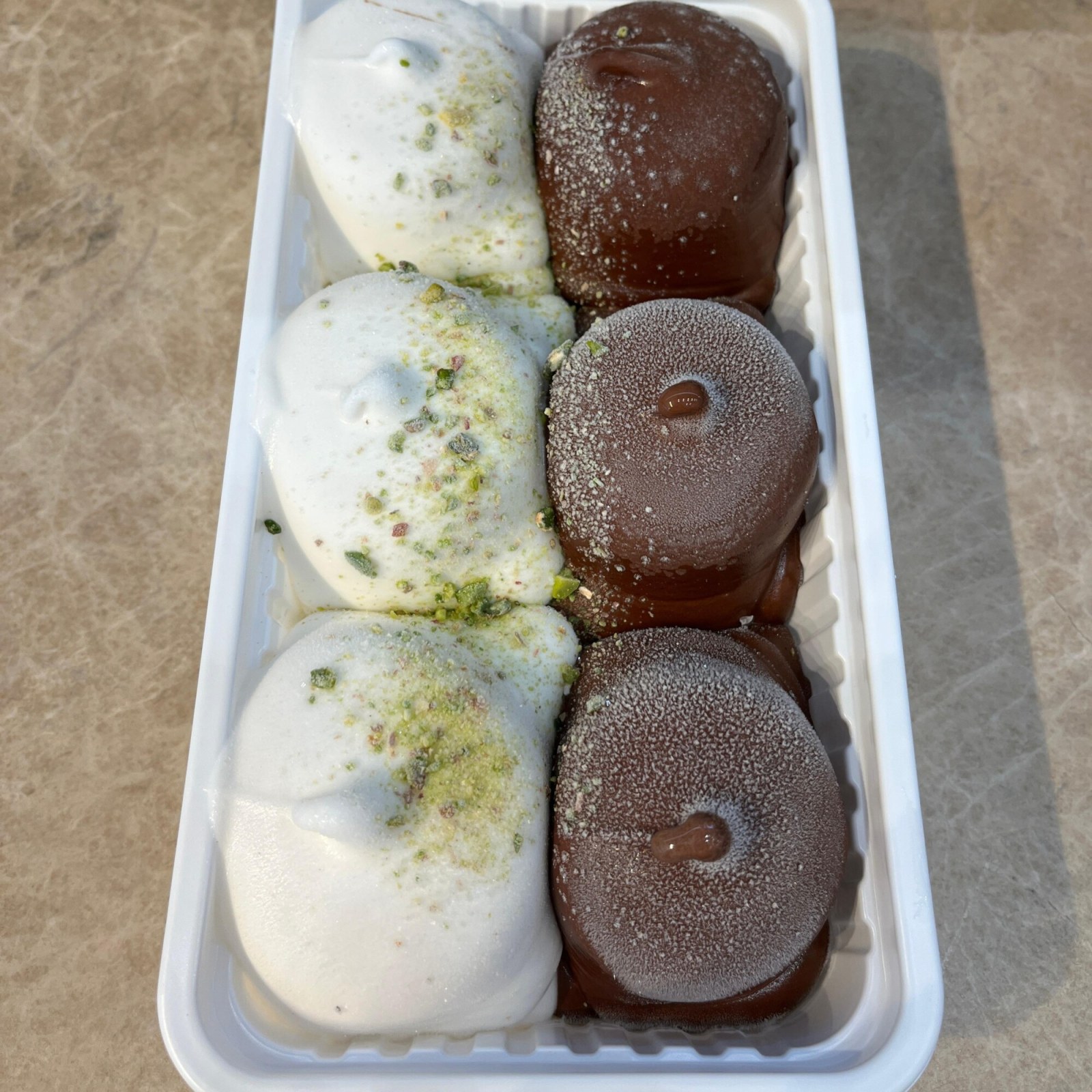 Çikolatalı ve Sade Maraş dondurma