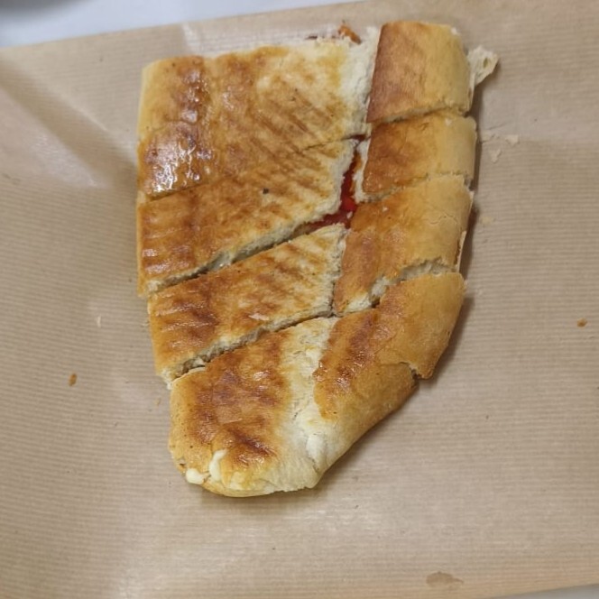 Yarım Kaşarlı Tost Menü