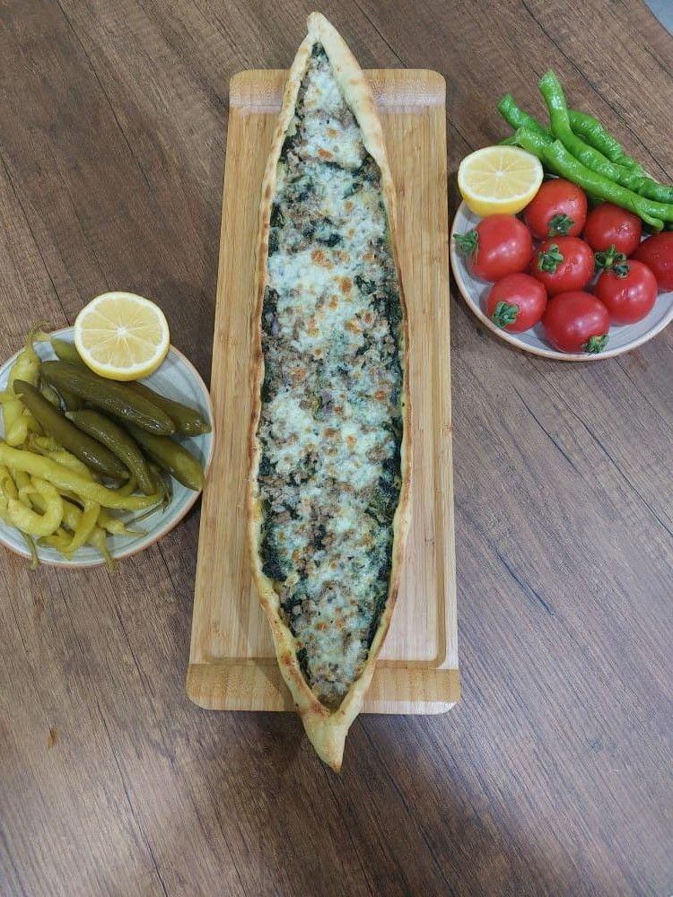 Ispanaklı Mantarlı Kaşarlı Pide (Açık)