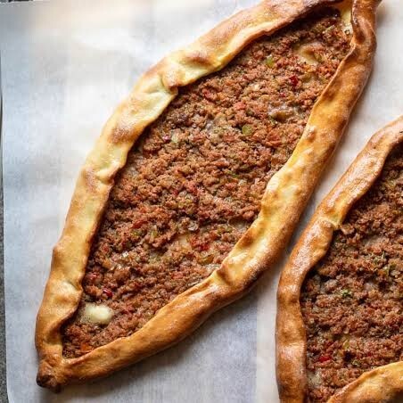 Kıymalı Pide + Tatlı Menü