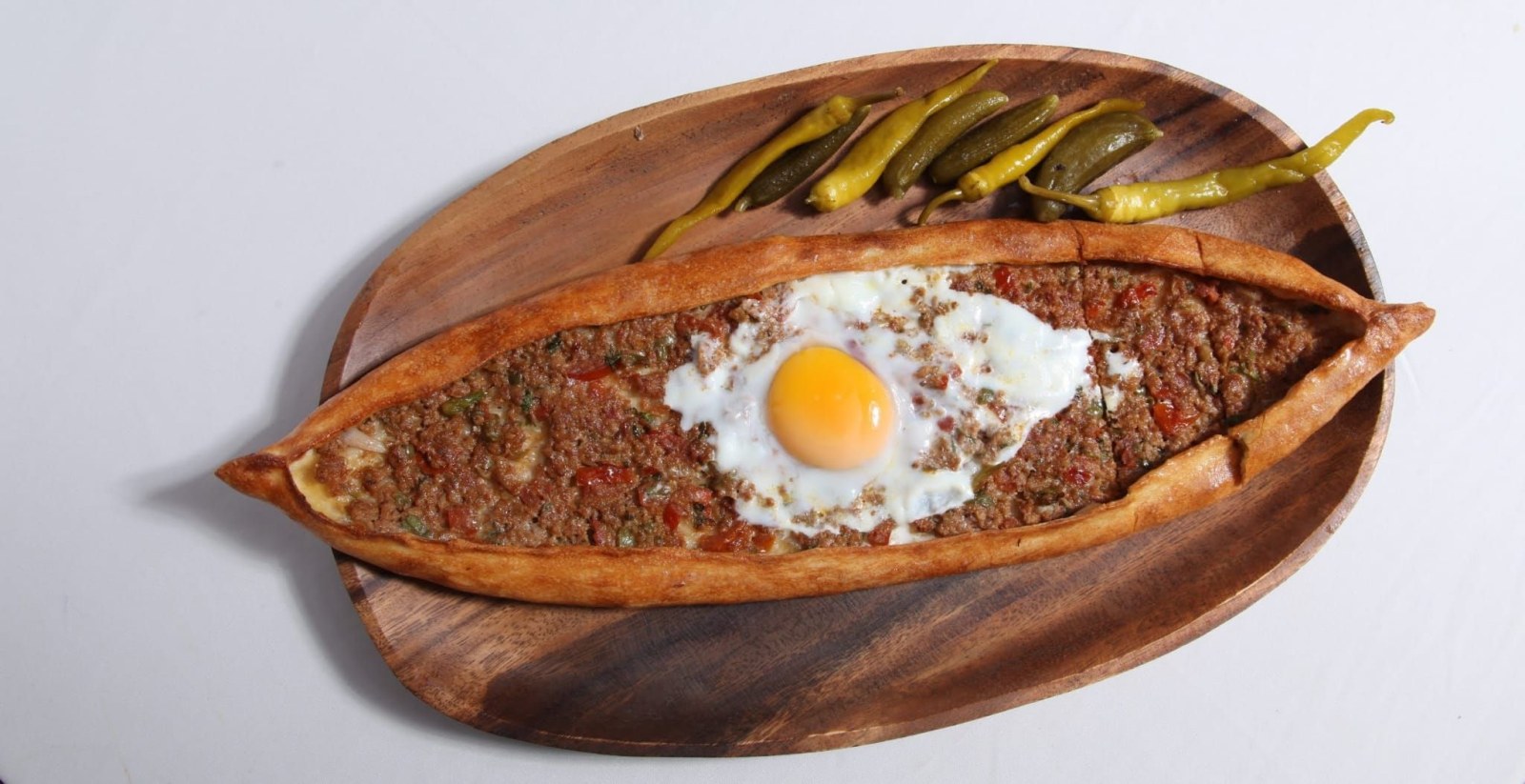 Kıymalı Kaşarlı Pide (Kayık Şeklinde)