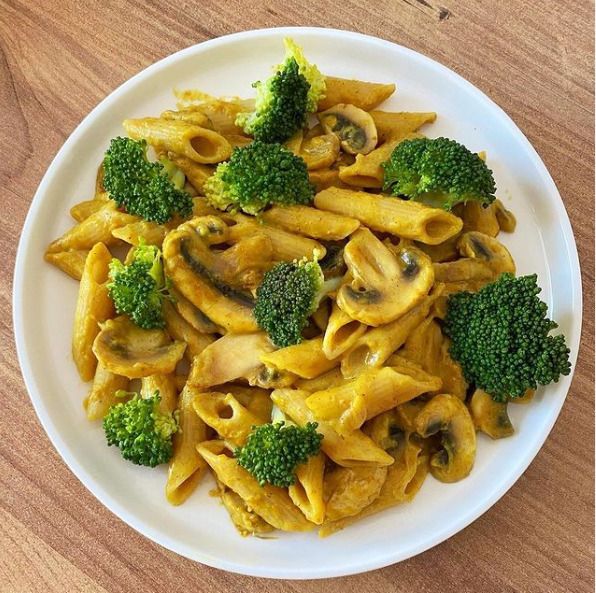 Körili Sebzeli Tavuklu Mantarlı Penne