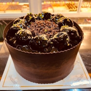 Çikolatalı Profiteröllü Turta(Küçük) (0 no)