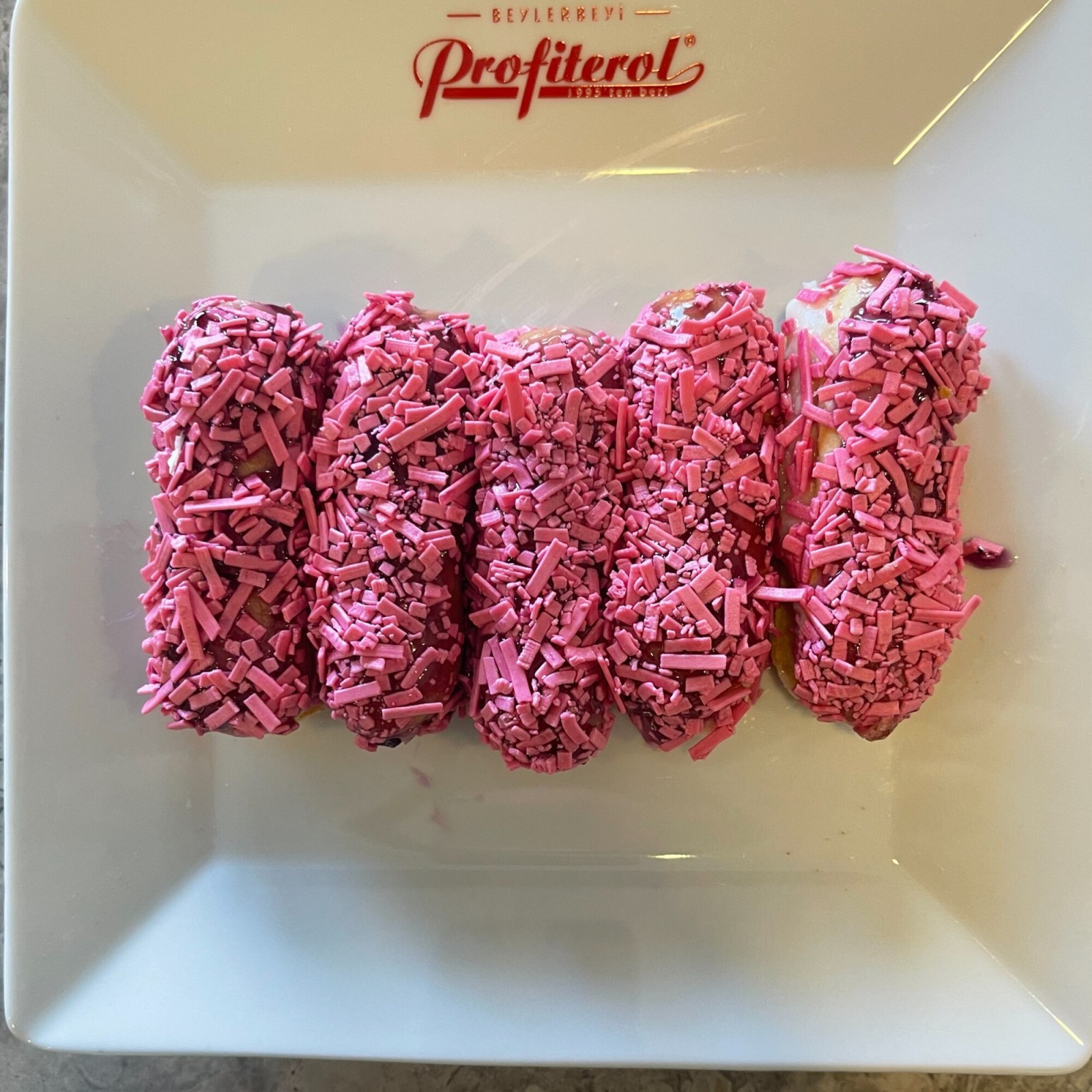 Yaban Mersinli Ekler 10 Adet
