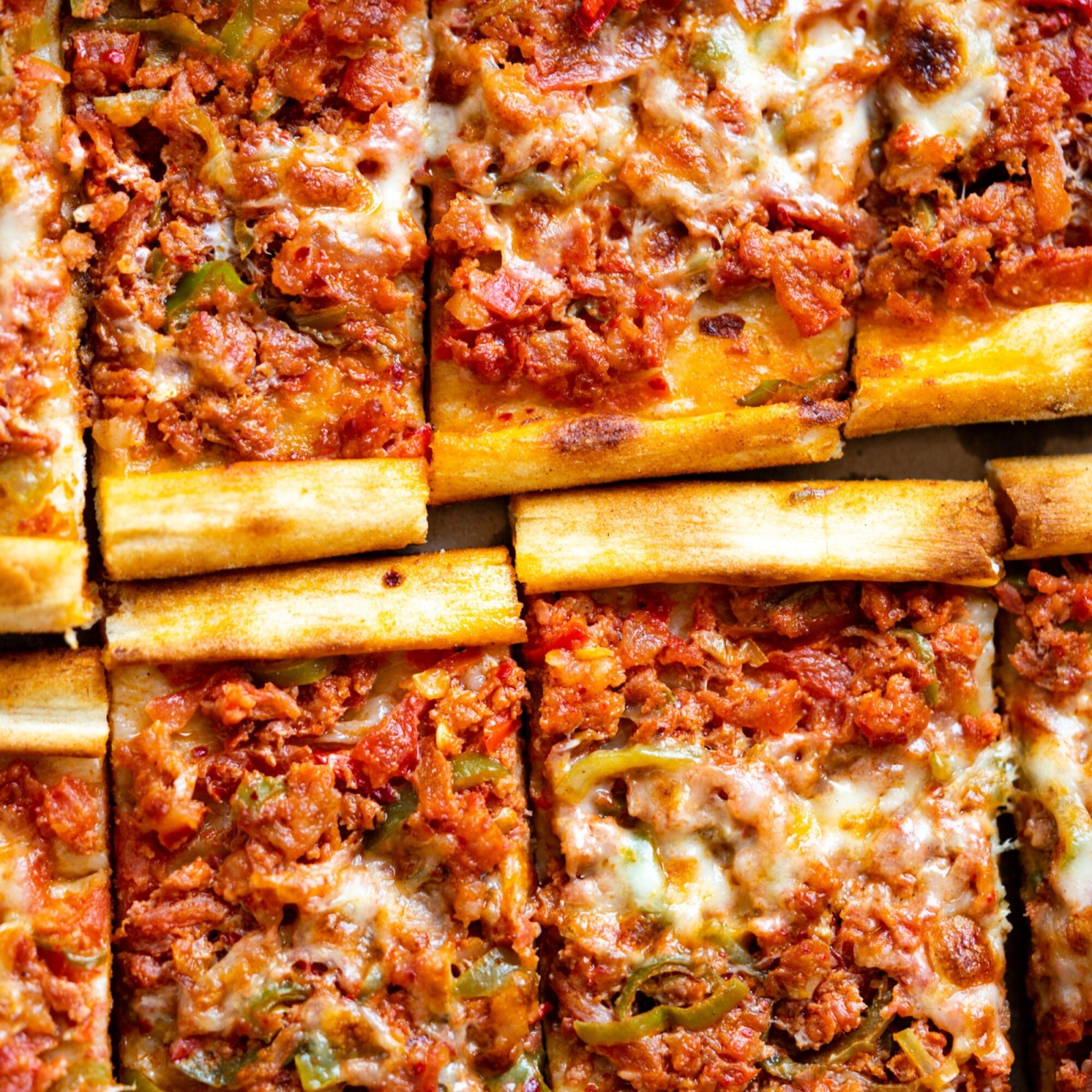 Kıymalı Kaşarlı Pide
